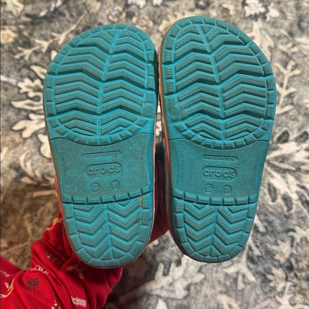 Disney Moana Crocs - Picture 5 of 9